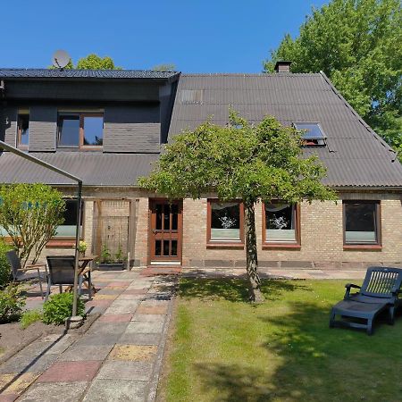 Ferienwohnung Zwischen Den Meeren - Schoene Und Gemuetliche Fewo Mit Garten Dorpstedt Exteriör bild