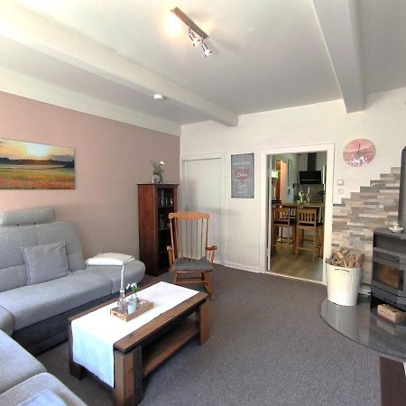 Ferienwohnung Zwischen Den Meeren - Schoene Und Gemuetliche Fewo Mit Garten Dorpstedt Exteriör bild