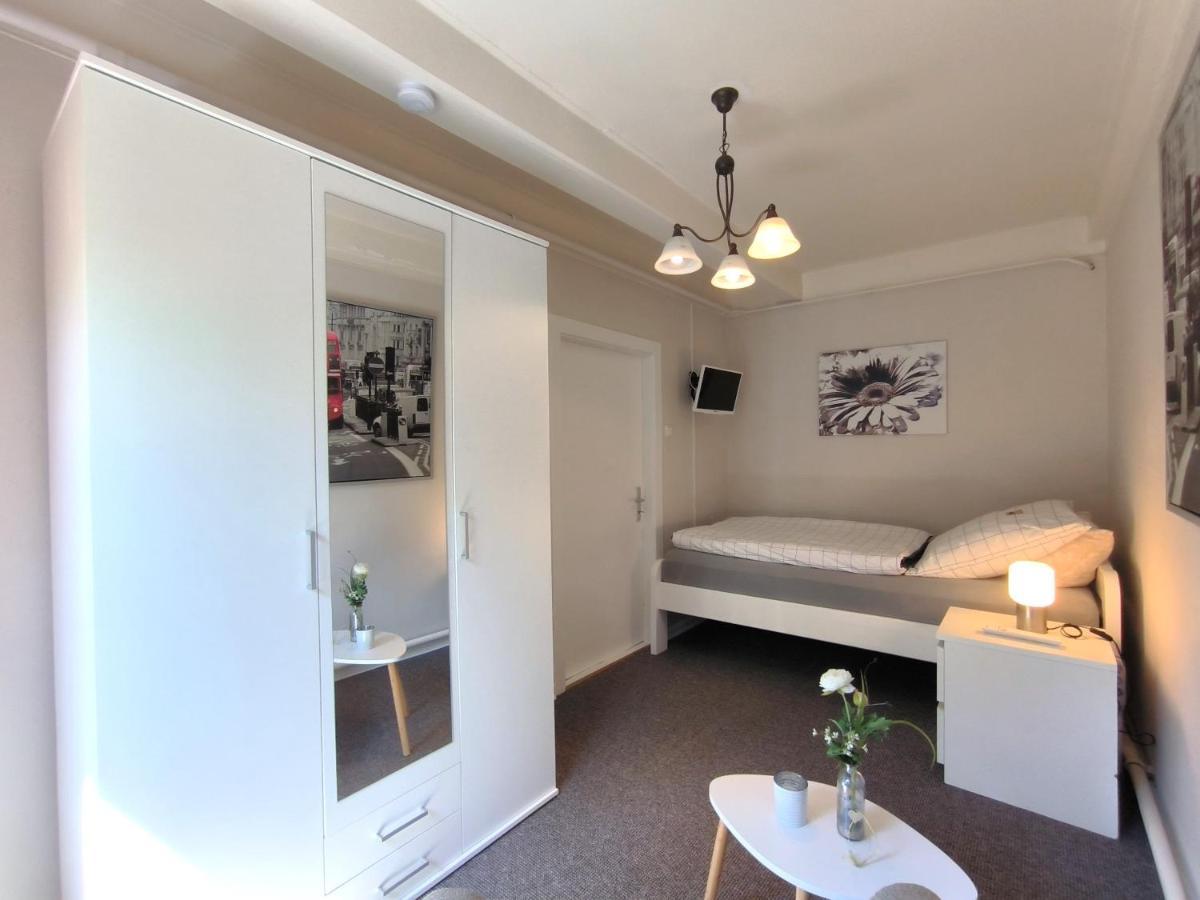 Ferienwohnung Zwischen Den Meeren - Schoene Und Gemuetliche Fewo Mit Garten Dorpstedt Exteriör bild