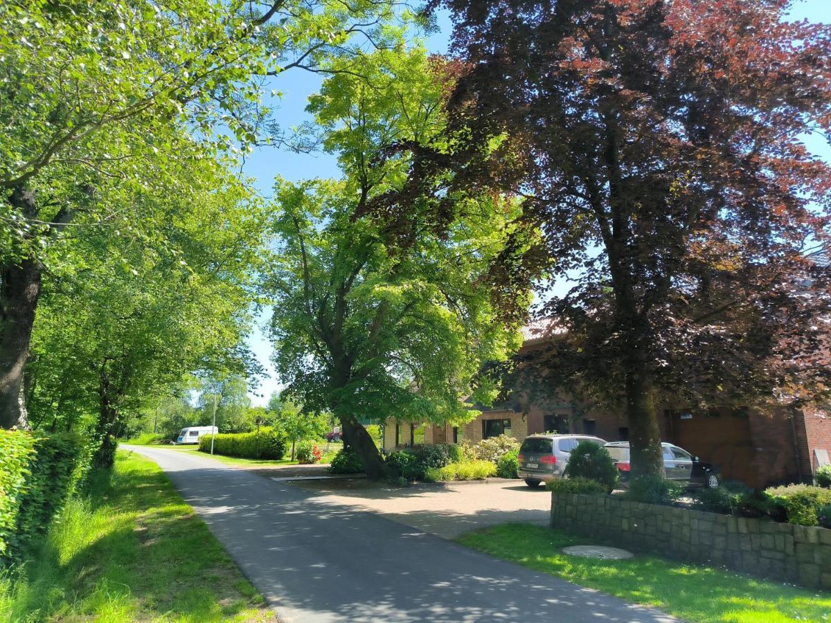 Ferienwohnung Zwischen Den Meeren - Schoene Und Gemuetliche Fewo Mit Garten Dorpstedt Exteriör bild