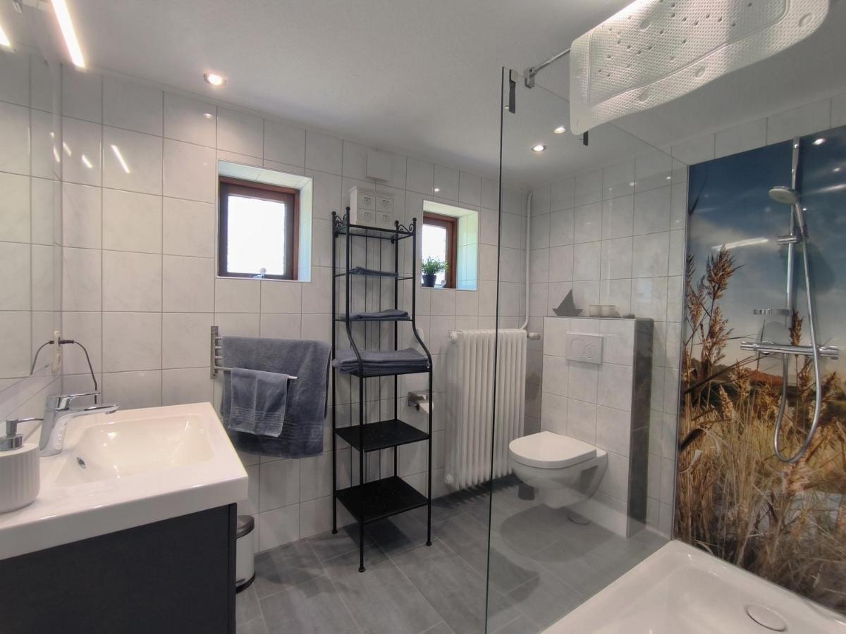 Ferienwohnung Zwischen Den Meeren - Schoene Und Gemuetliche Fewo Mit Garten Dorpstedt Exteriör bild