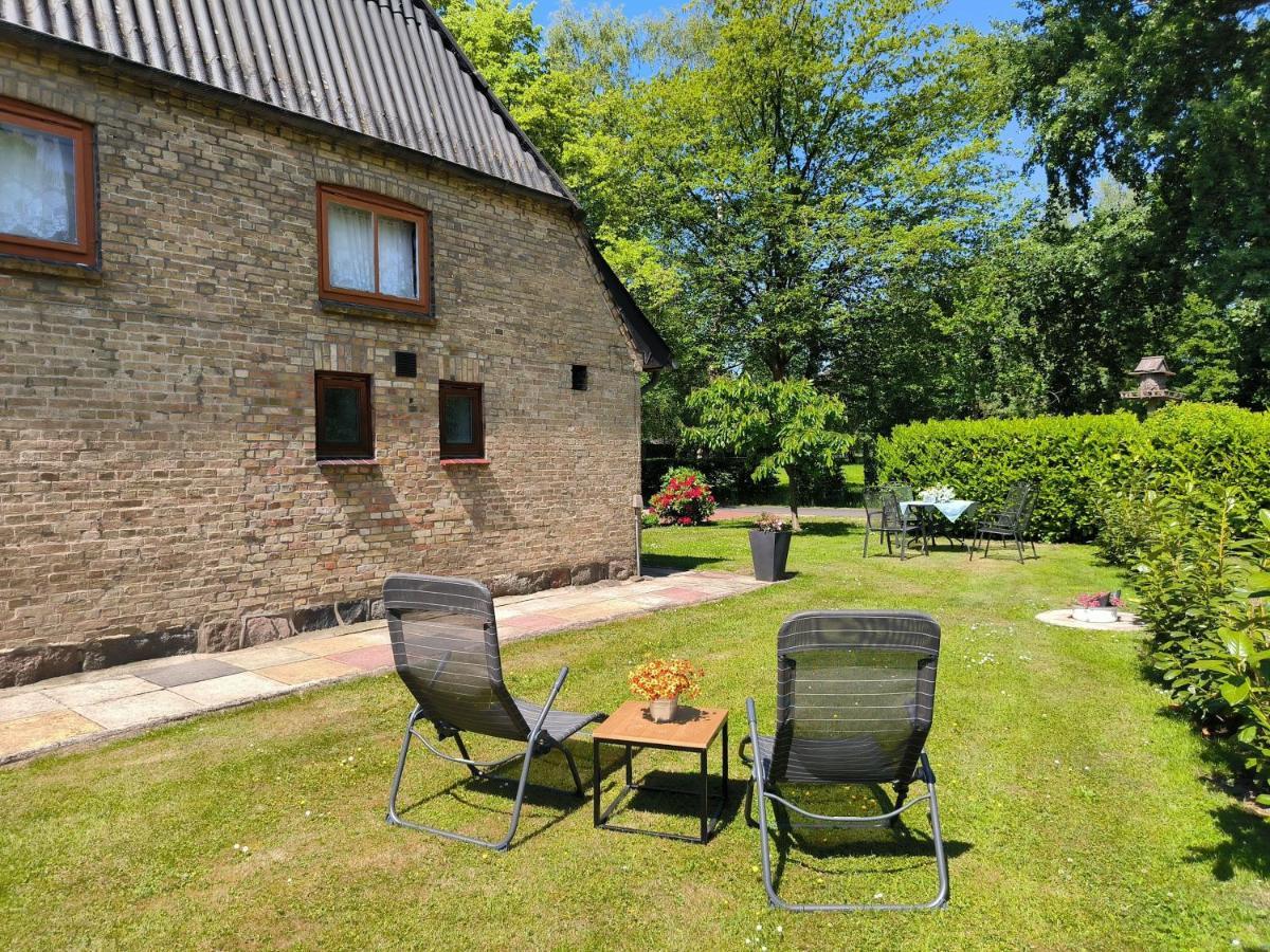 Ferienwohnung Zwischen Den Meeren - Schoene Und Gemuetliche Fewo Mit Garten Dorpstedt Exteriör bild