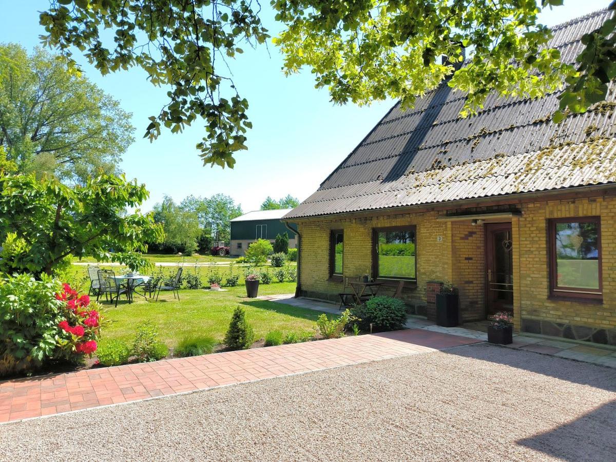 Ferienwohnung Zwischen Den Meeren - Schoene Und Gemuetliche Fewo Mit Garten Dorpstedt Exteriör bild