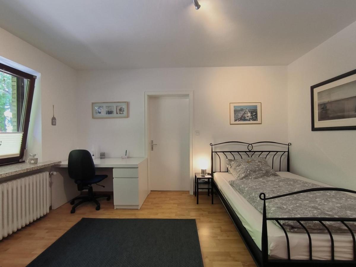 Ferienwohnung Zwischen Den Meeren - Schoene Und Gemuetliche Fewo Mit Garten Dorpstedt Exteriör bild