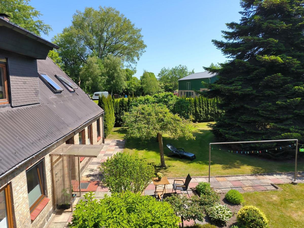 Ferienwohnung Zwischen Den Meeren - Schoene Und Gemuetliche Fewo Mit Garten Dorpstedt Exteriör bild