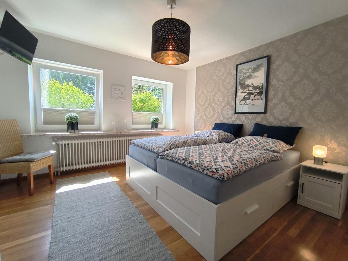 Ferienwohnung Zwischen Den Meeren - Schoene Und Gemuetliche Fewo Mit Garten Dorpstedt Exteriör bild